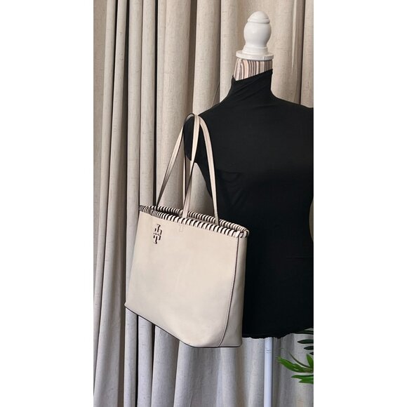 Authentic Tory Burch Winter White Leather Mcgraw Shoulder Bag - Picture 9 of 10